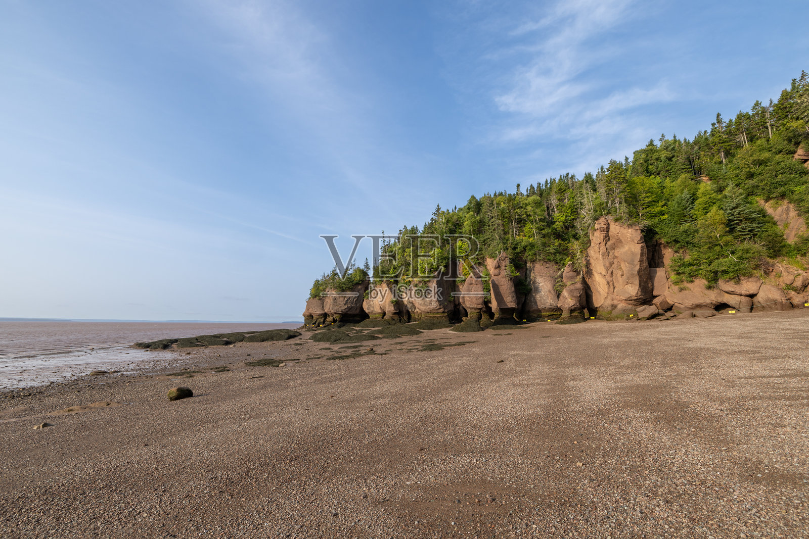 加拿大新不伦瑞克省霍普韦尔岩石公园低潮时照片摄影图片