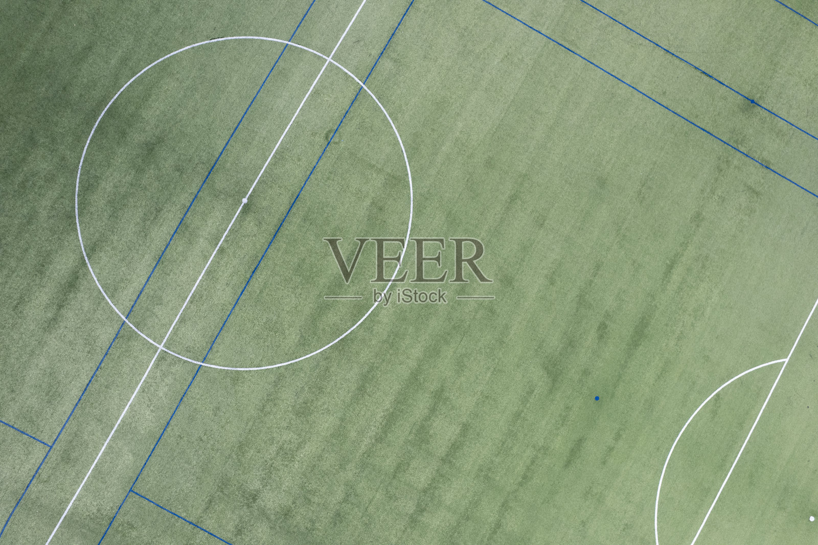 绿色足球场的鸟瞰图,体现战略概念照片摄影图片