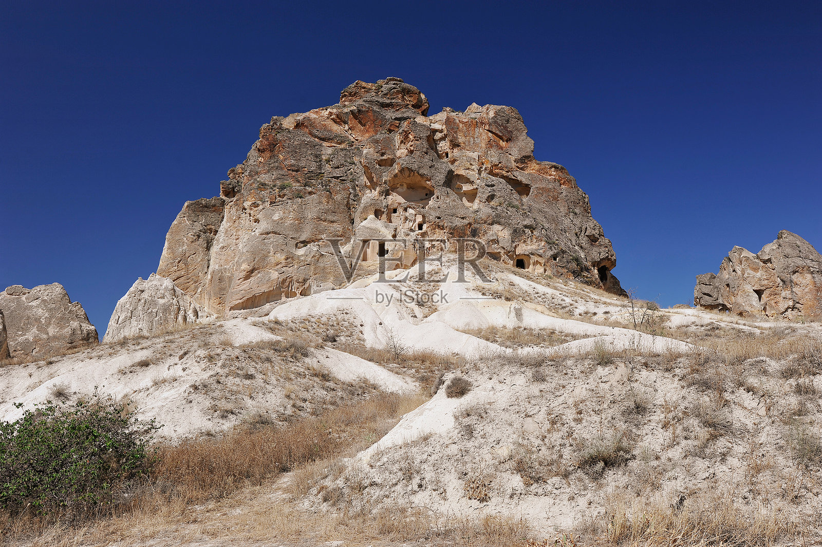 卡帕多西亚乌尔古普市附近的岩石构造照片摄影图片