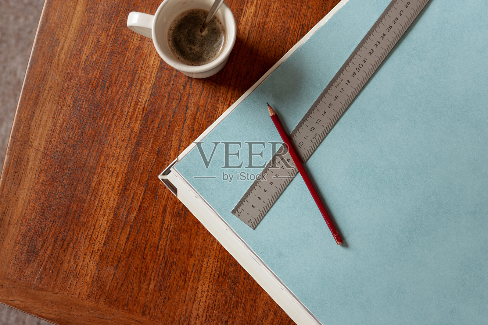 蓝色文件夹桌面收纳照片摄影图片