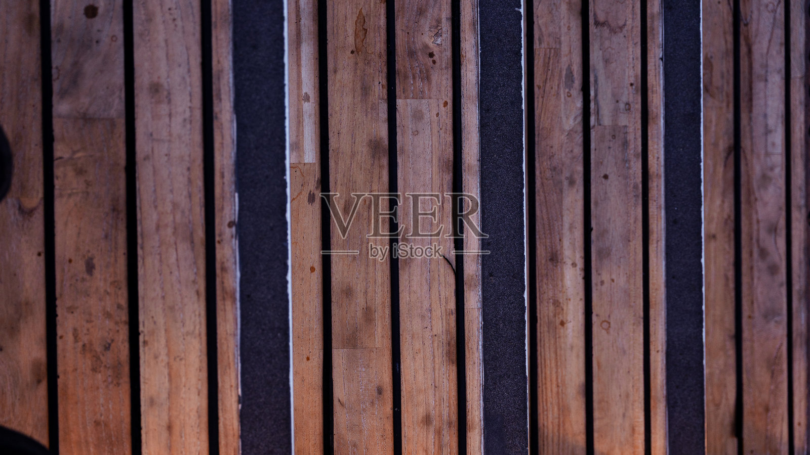 垂直的木板,营造出纹理背景照片摄影图片