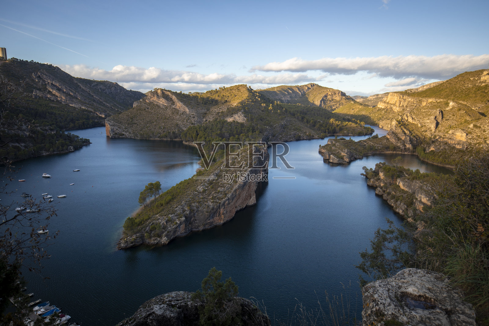 View from the Bolarque reservoir viewpoint照片摄影图片