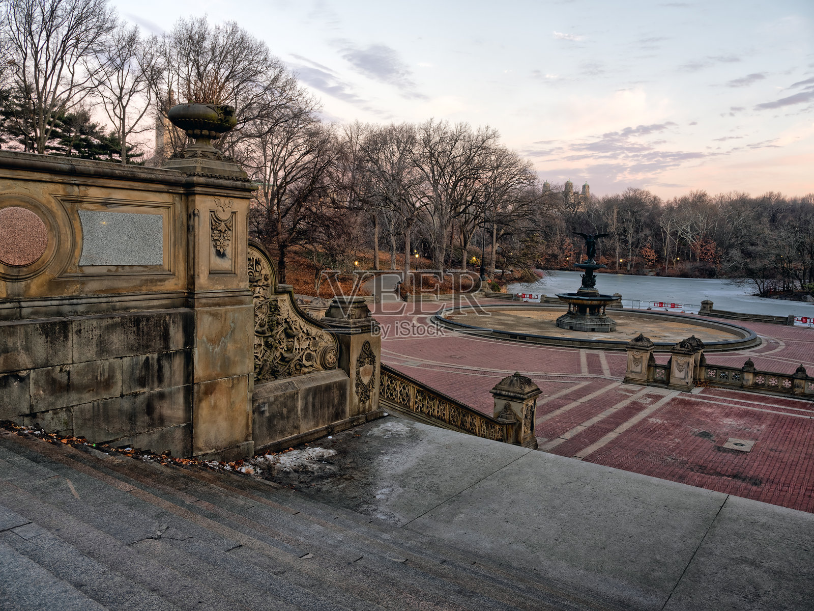 贝塞斯达露台和喷泉照片摄影图片