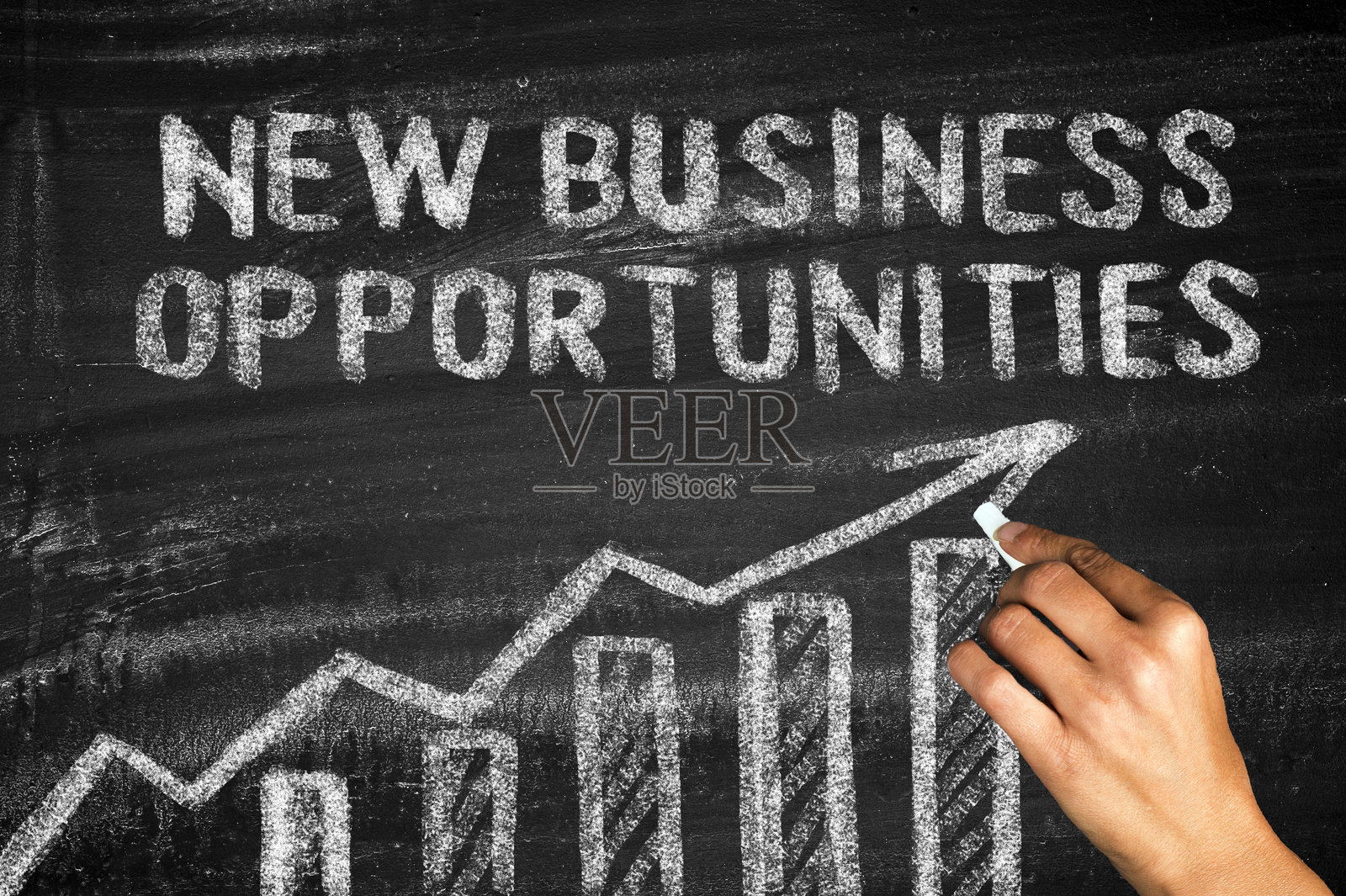 指向增长成功财务业务图表的手指照片摄影图片