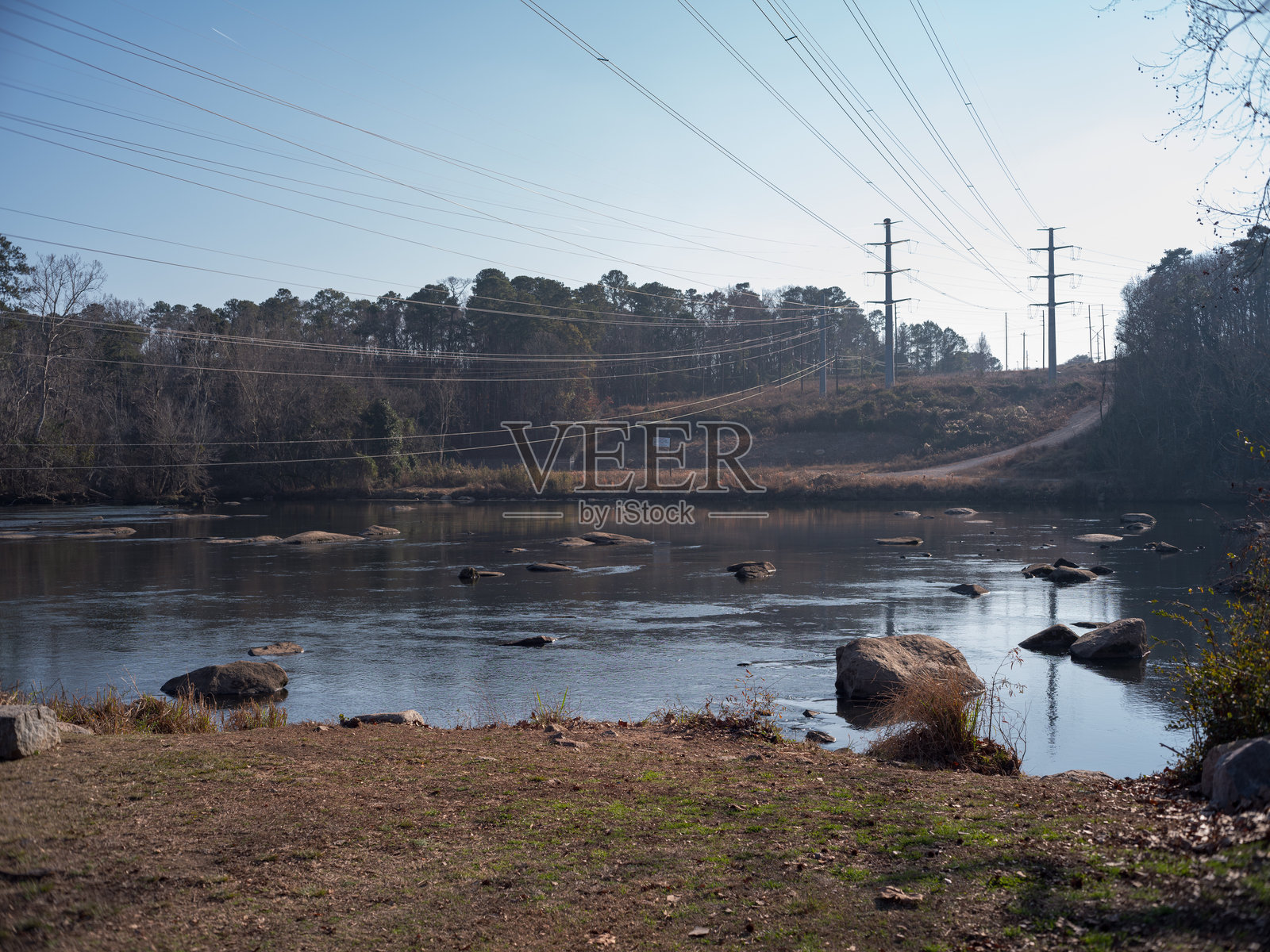 萨卢达河电线照片摄影图片