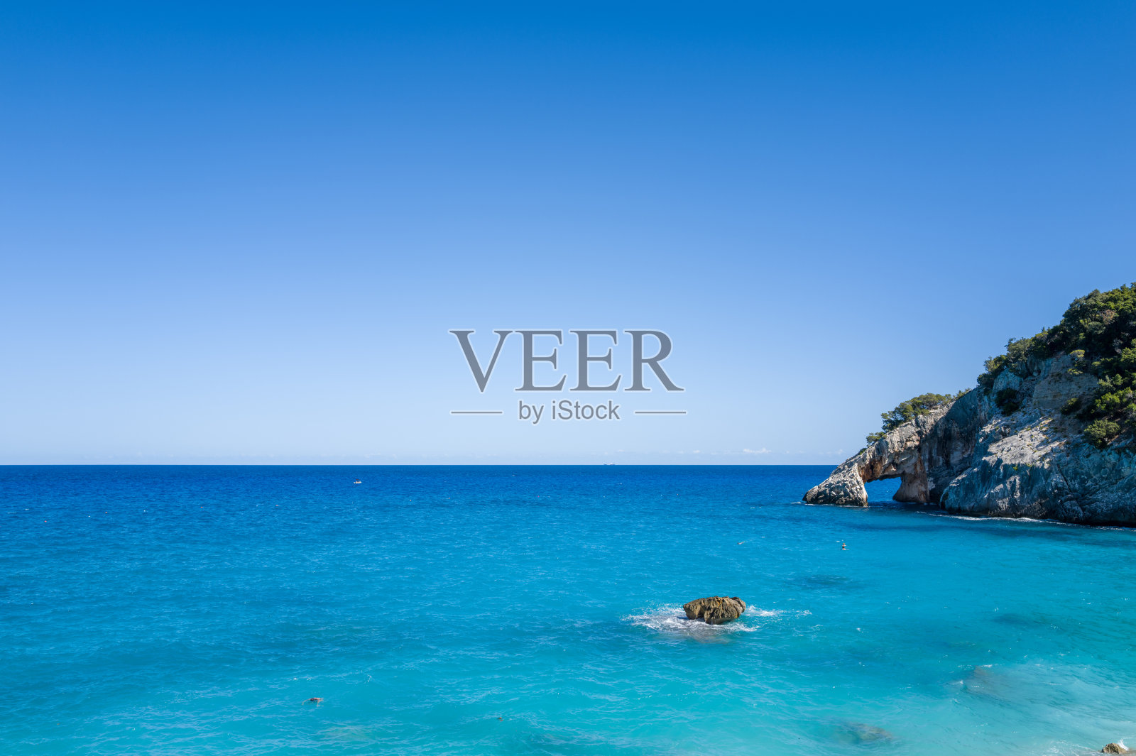 悬崖拱门与碧绿大海,卡拉戈洛里采照片摄影图片