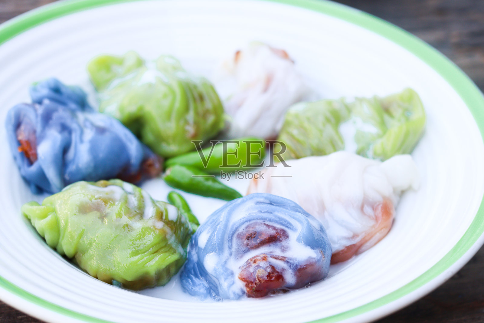 越南春卷街头小吃照片摄影图片