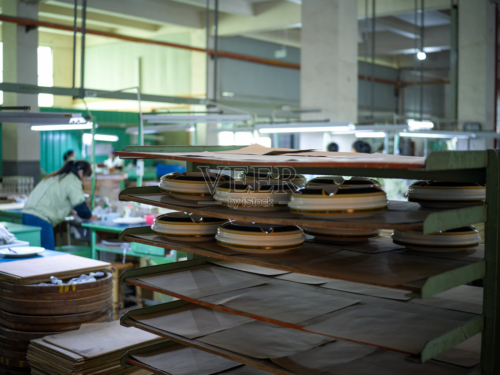 工厂车间生产场景照片摄影图片