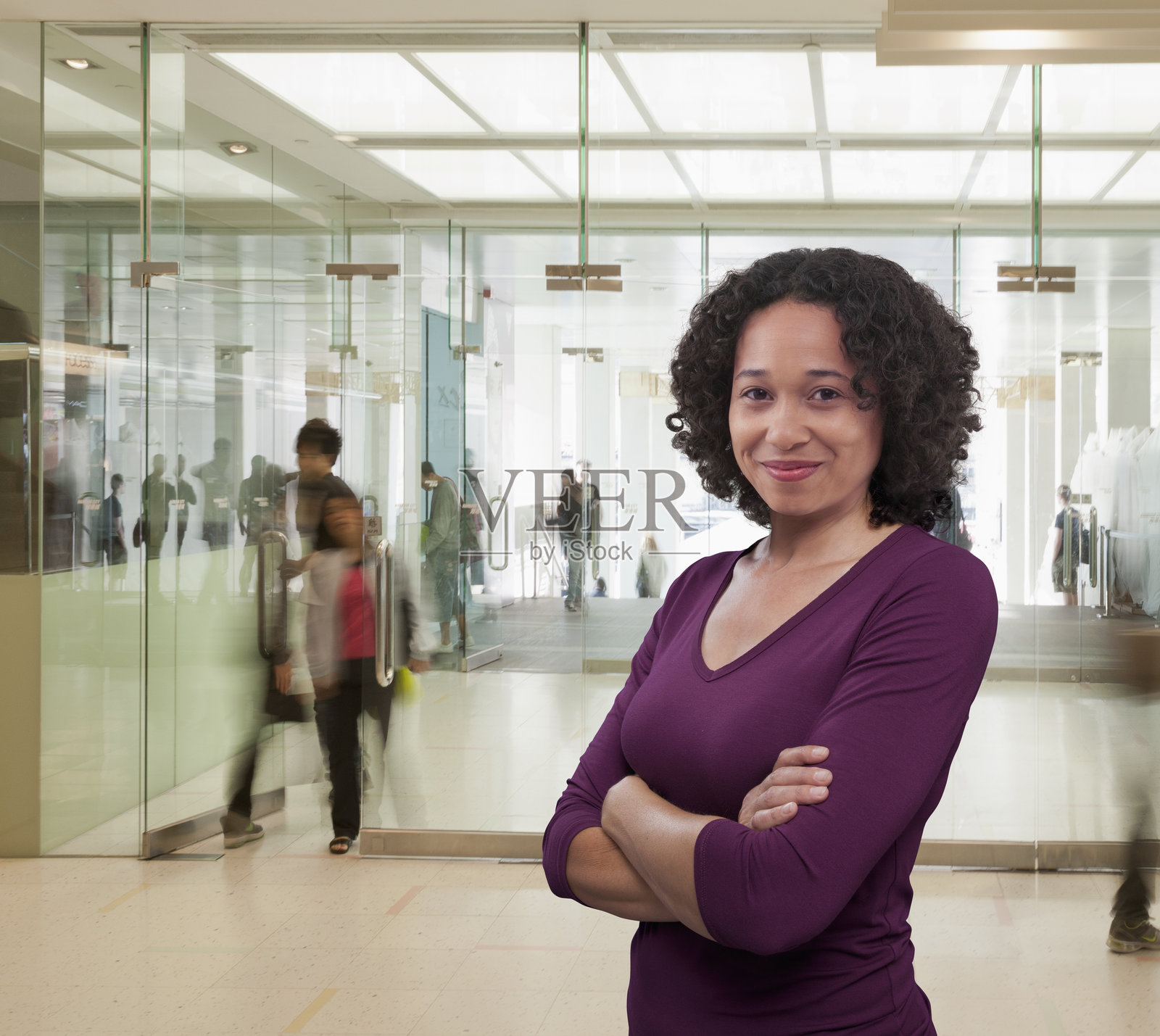办公室女商人的肖像照片摄影图片