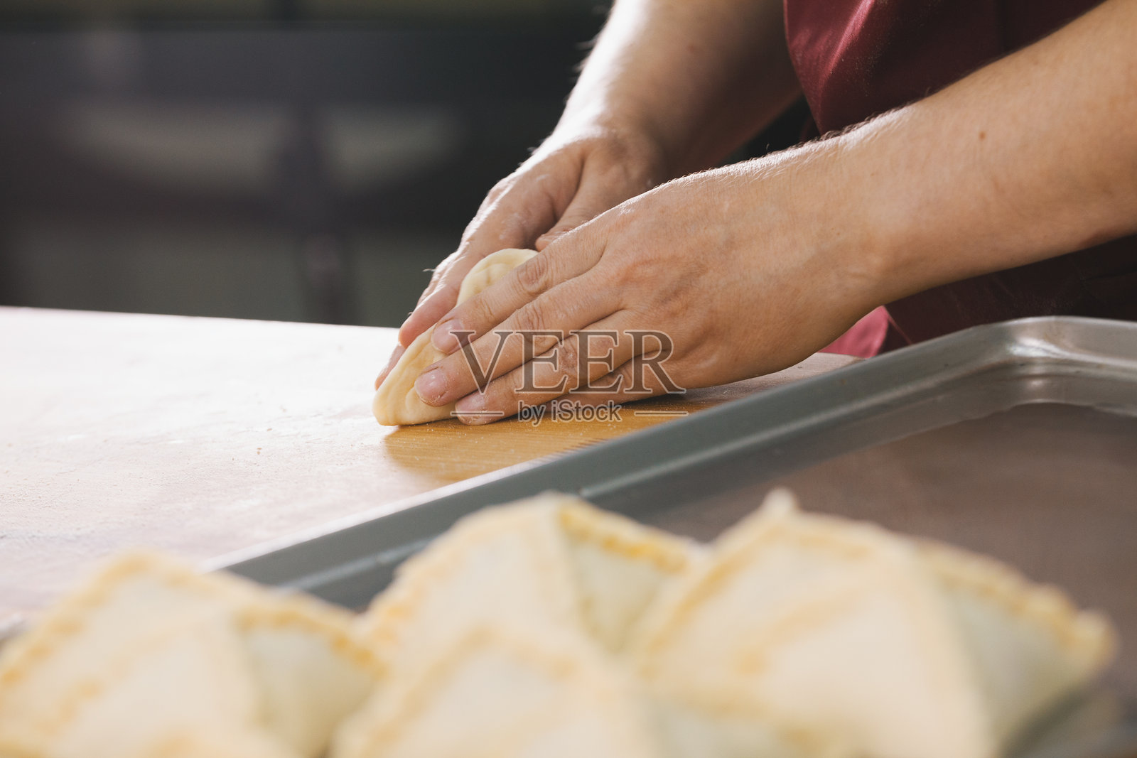 手工制作的生肉派照片摄影图片