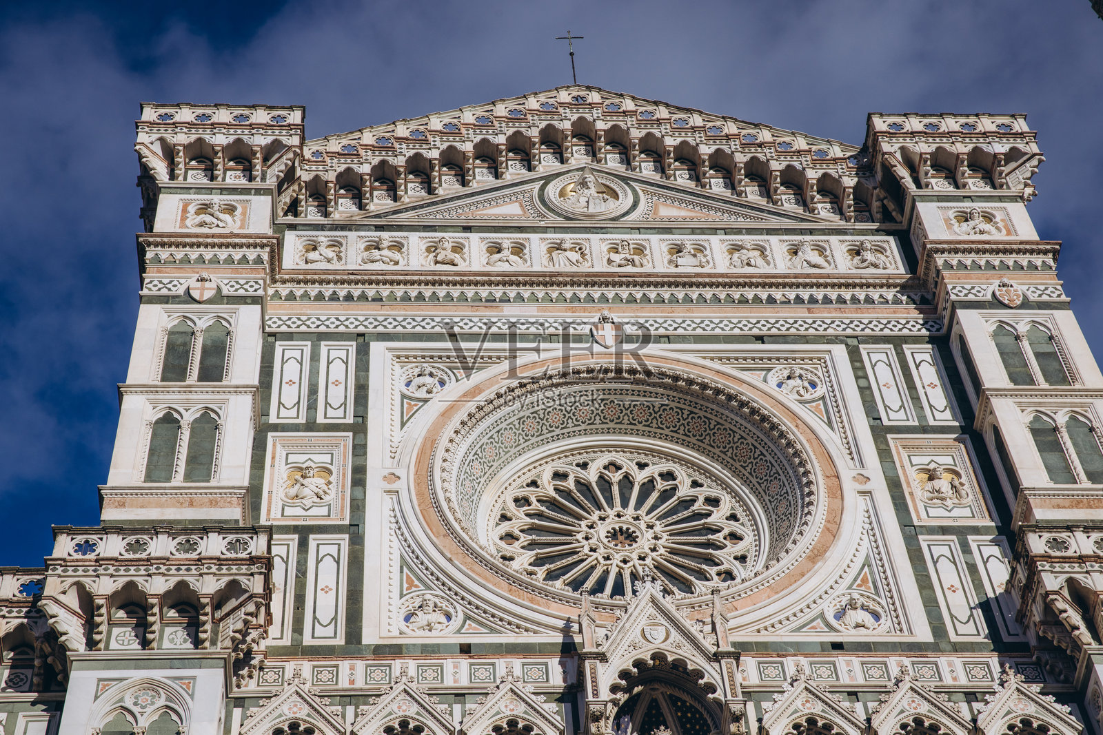 佛罗伦萨大教堂的立面,以精美的玫瑰窗为特色照片摄影图片