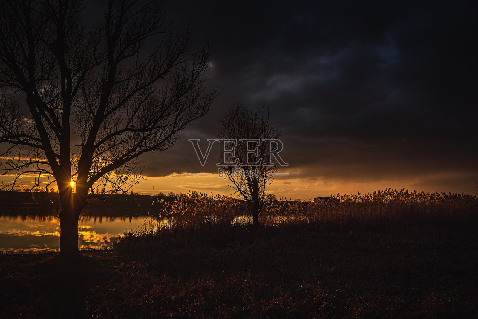 春日傍晚的风景照片摄影图片