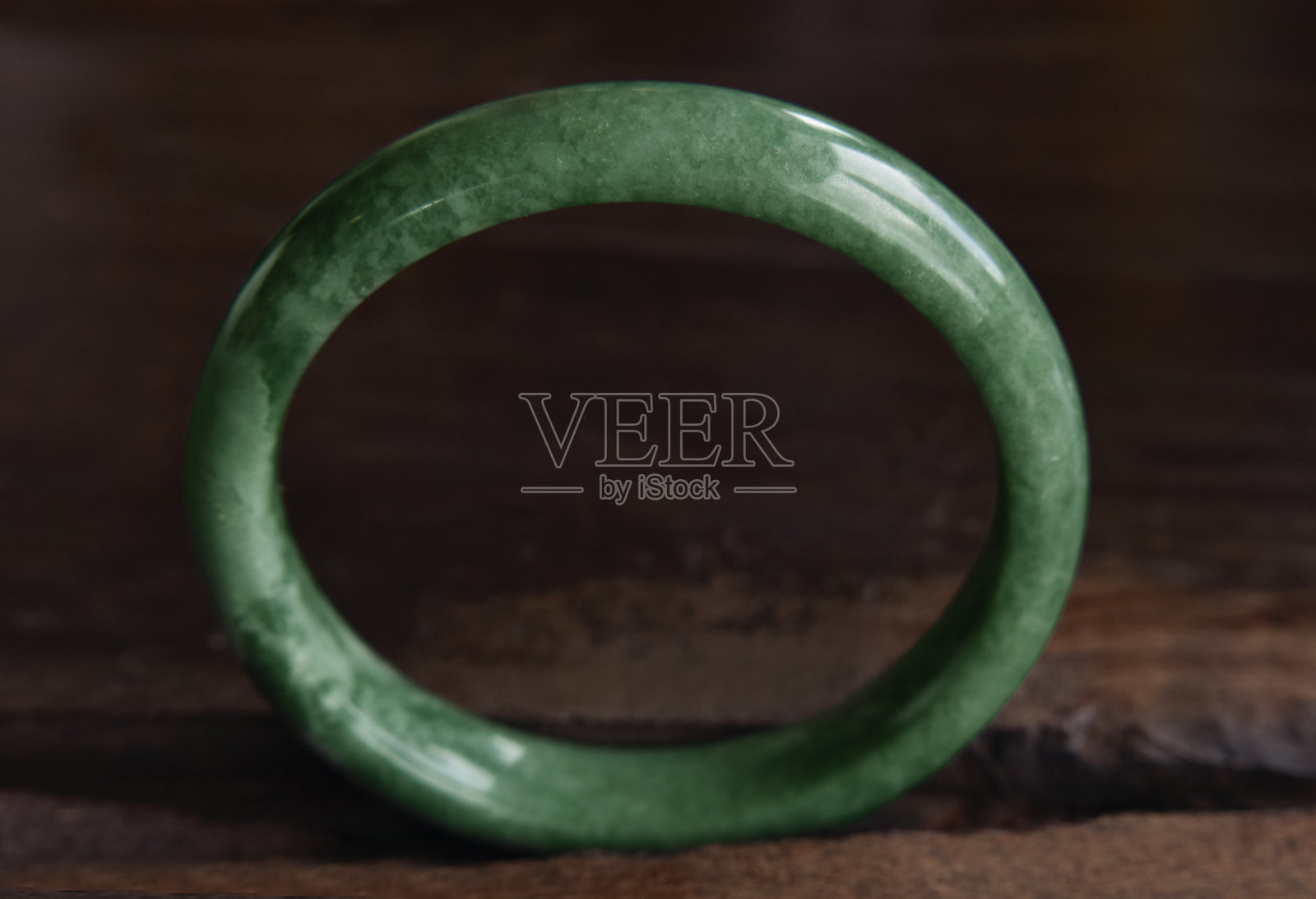 真正的缅甸玉稀有且昂贵照片摄影图片