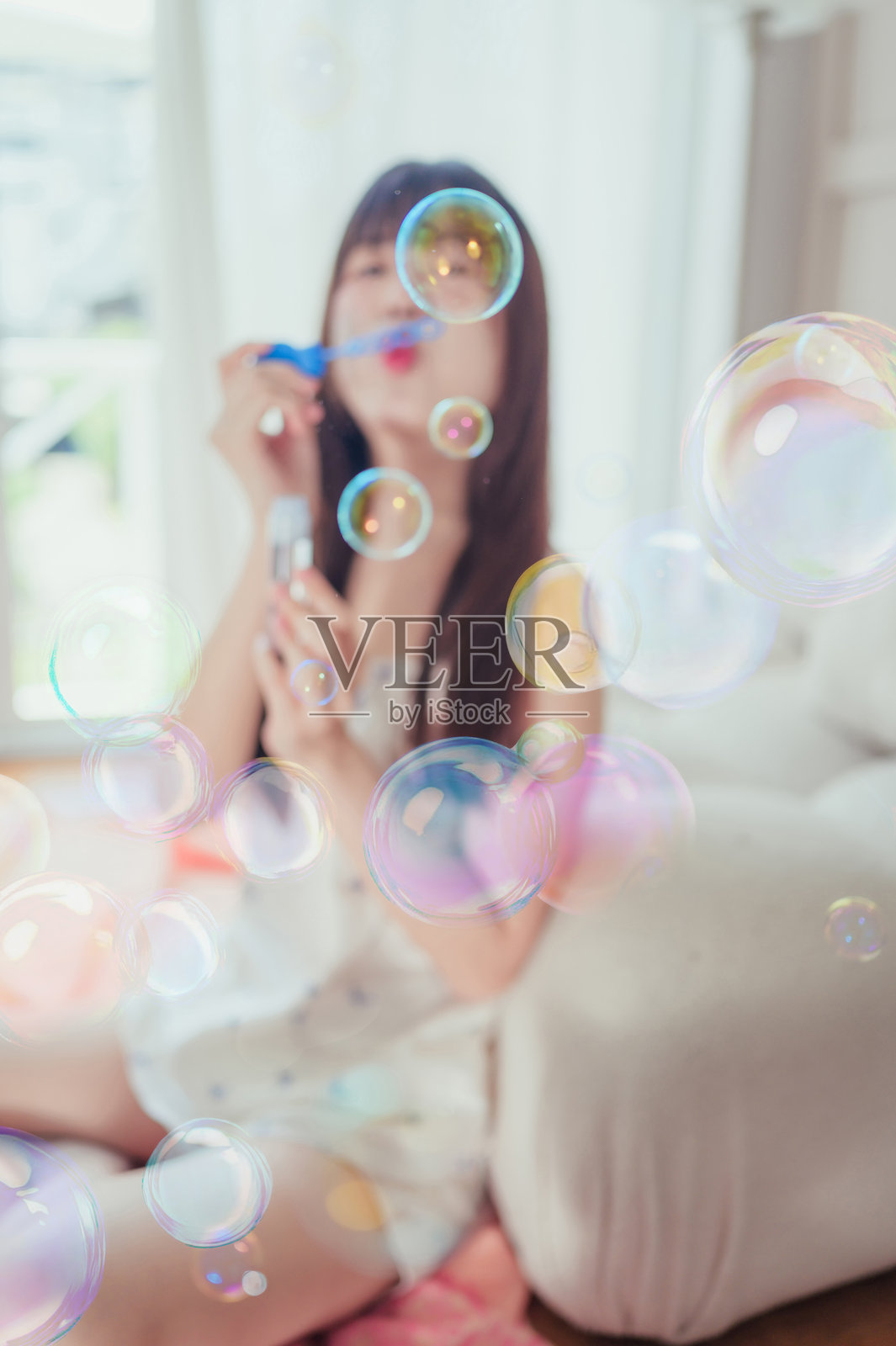 一位美丽的亚洲女孩照片摄影图片