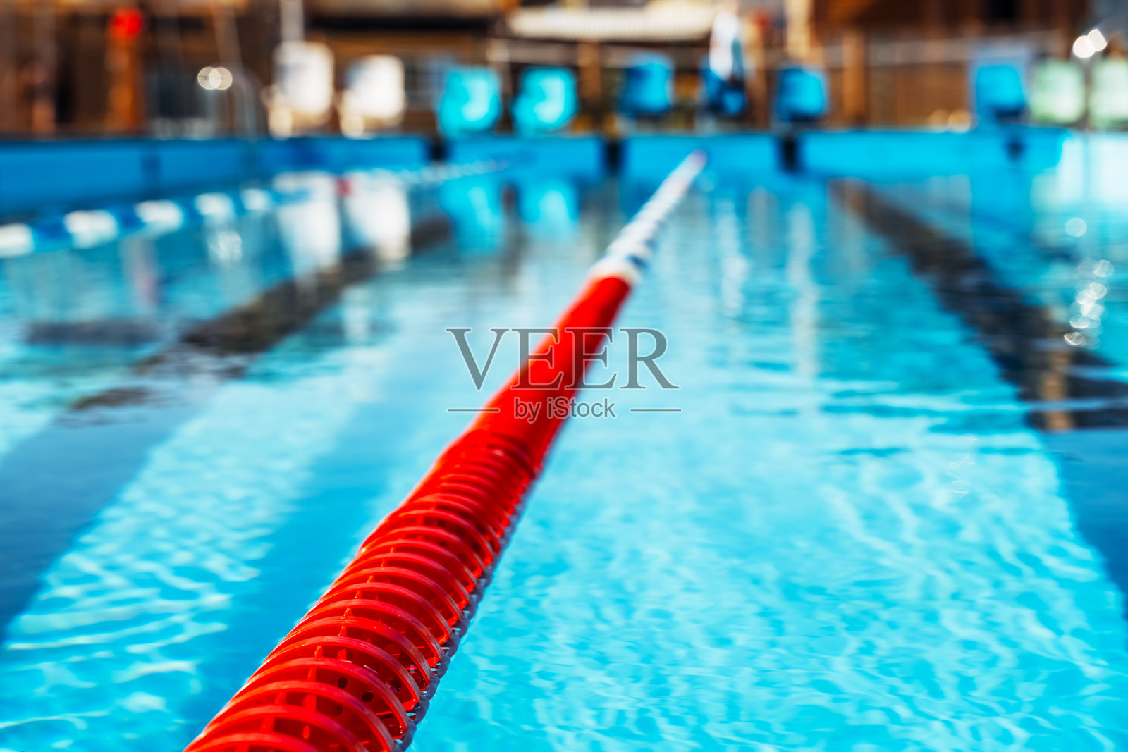 高品质游泳池照片照片摄影图片
