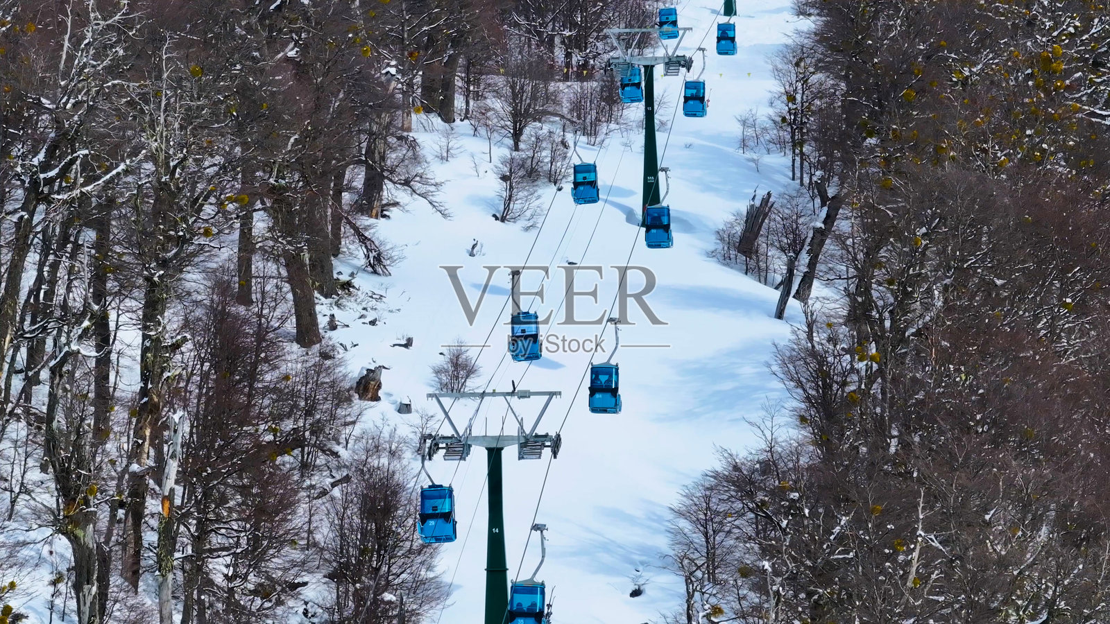 阿根廷内格罗河省巴里洛切的卡特德拉尔山,巴塔哥尼亚滑雪站照片摄影图片