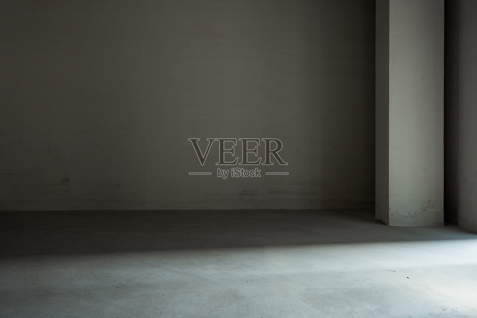 空旷水泥房间光影交错角落场景照片摄影图片