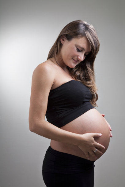 怀孕的美丽的女人图片 怀孕的美丽的女人图片下载