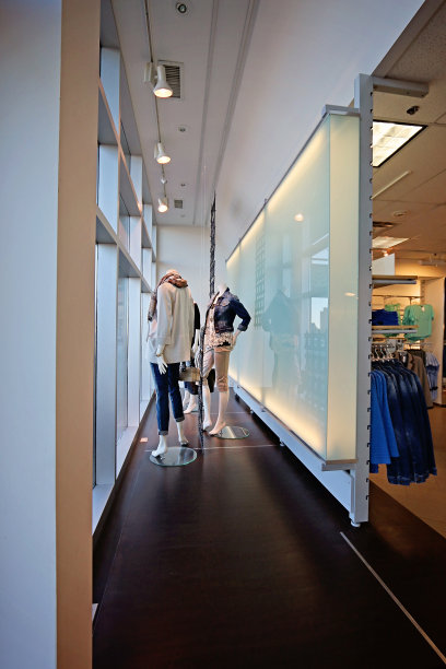 橱窗里的人体模型图片 橱窗里的人体模型图片下载