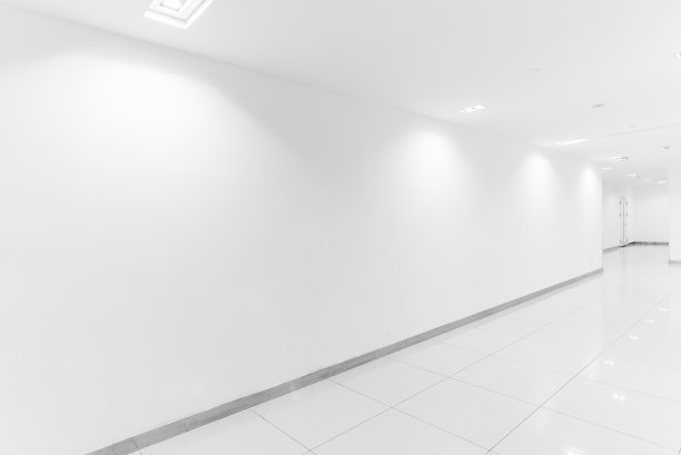 空的展示墙和灯光图片 空的展示墙和灯光图片下载