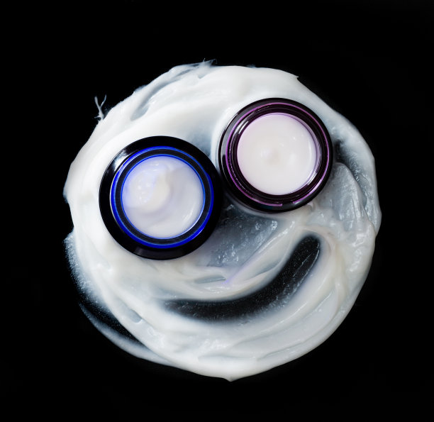 涂上两层面霜图片 涂上两层面霜图片下载