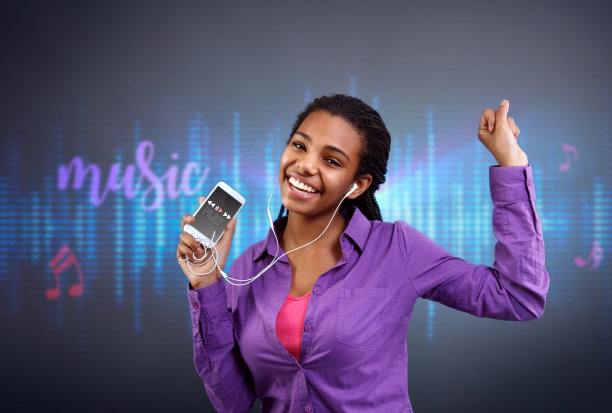 听音乐的少女图片 听音乐的少女图片下载