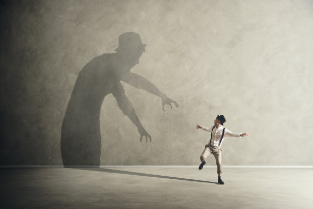 被他的恶魔影子吓到的人图片 被他的恶魔影子吓到的人图片下载