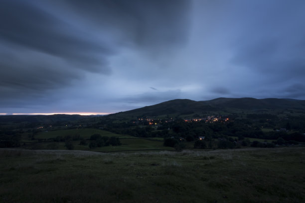 夕阳西下的塞伯格镇,英格兰图片 夕阳西下的塞伯格镇,英格兰图片下载