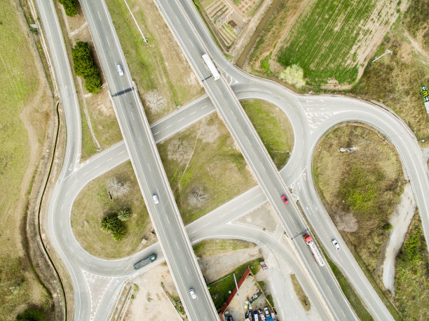 公路鸟瞰图图片 公路鸟瞰图图片下载