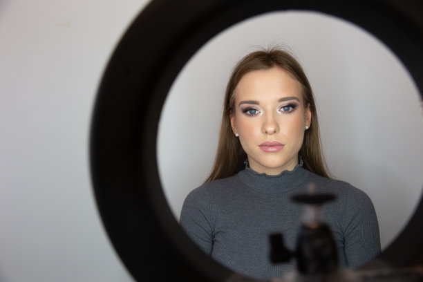 视频博客关于化妆图片 视频博客关于化妆图片下载