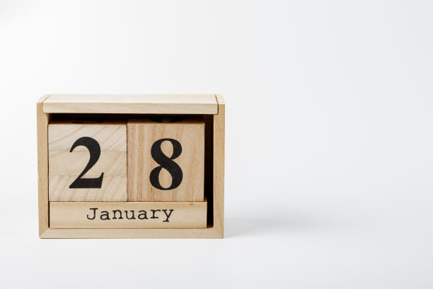 木制日历1月28日在白色的背景上图片 木制日历1月28日在白色的背景上图片下载