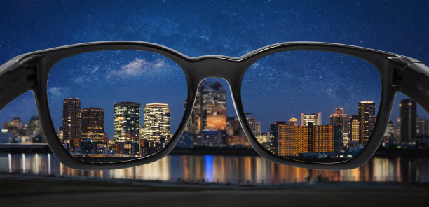 透过眼镜看星空下的城市,聚焦镜头图片 透过眼镜看星空下的城市,聚焦镜头图片下载