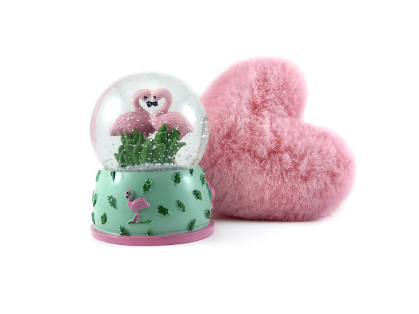 雪花与火烈鸟和心在白色背景股票照片图片 雪花与火烈鸟和心在白色背景股票照片图片下载