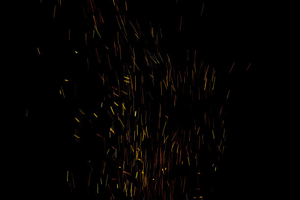 篝火的火花在黑夜的夜空中,浅聚焦图片 篝火的火花在黑夜的夜空中,浅聚焦图片下载