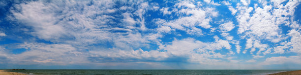 美丽的海滨夏季景观,看海和天空上的沙咀图片 美丽的海滨夏季景观,看海和天空上的沙咀图片下载