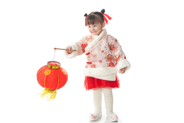 一个小女孩手提红色灯笼庆祝新年图片 一个小女孩手提红色灯笼庆祝新年图片下载