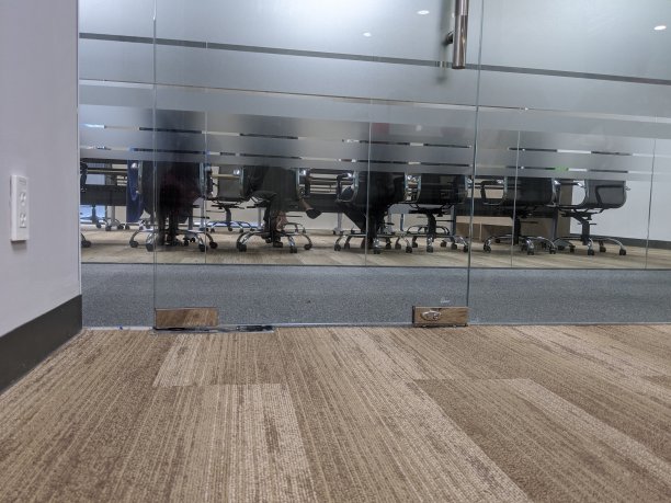 见面,隔着玻璃墙图片 见面,隔着玻璃墙图片下载