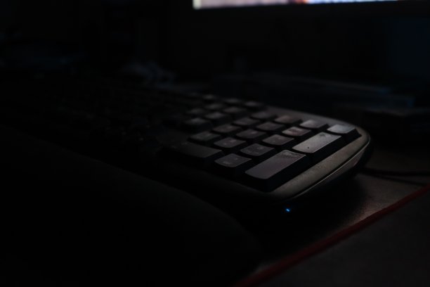 黑色的键盘图片 黑色的键盘图片下载
