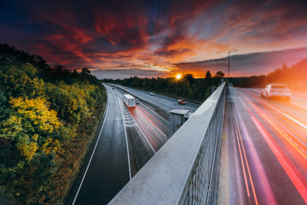 英国伦敦附近的M1高速公路交通枢纽图片 英国伦敦附近的M1高速公路交通枢纽图片下载