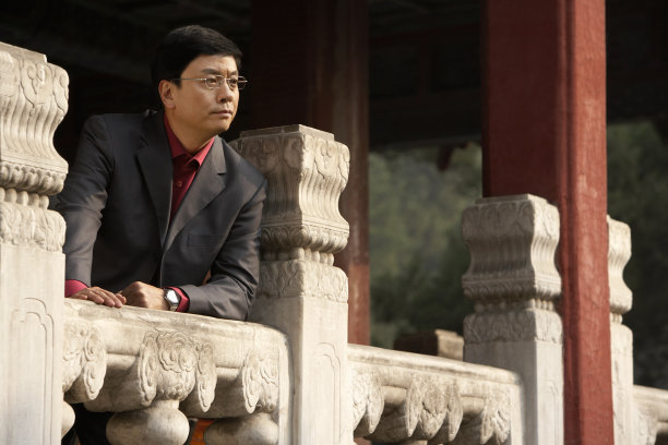 故宫里的商务男士图片 故宫里的商务男士图片下载
