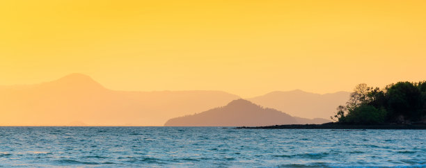 海滩上令人惊叹的日落全景图片 海滩上令人惊叹的日落全景图片下载