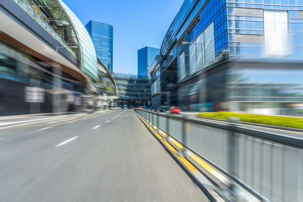 城市道路穿过北京的现代建筑图片 城市道路穿过北京的现代建筑图片下载