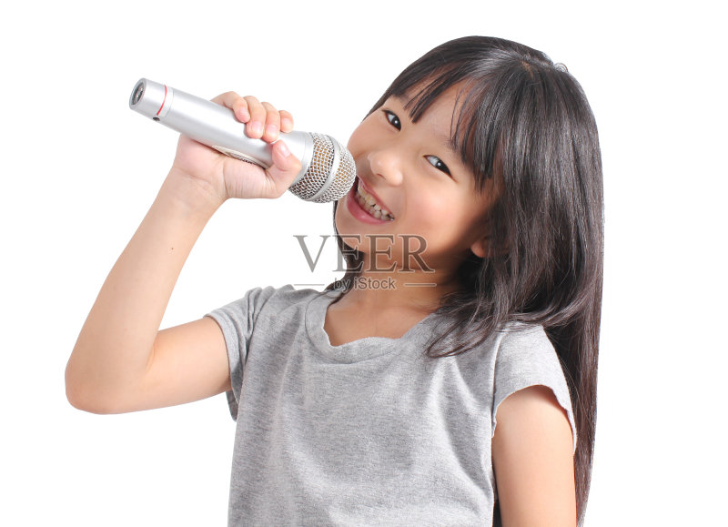 可爱女孩唱歌正版图片素材