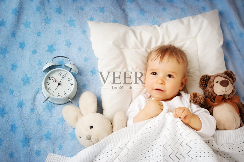 1岁的宝宝有闹钟正版图片素材