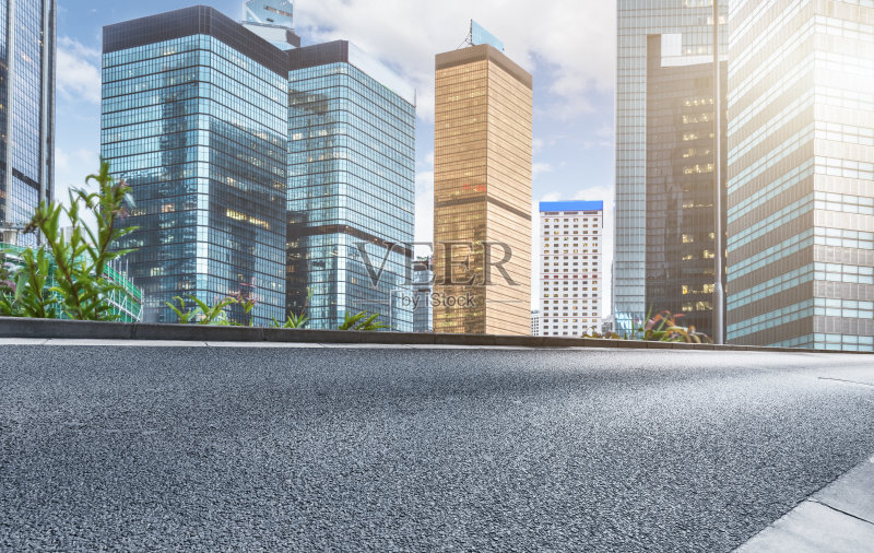 干净的道路,以现代建筑为背景,香港正版图片素材