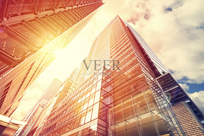 复古色调的日落在摩天大楼,商业背景。正版图片素材