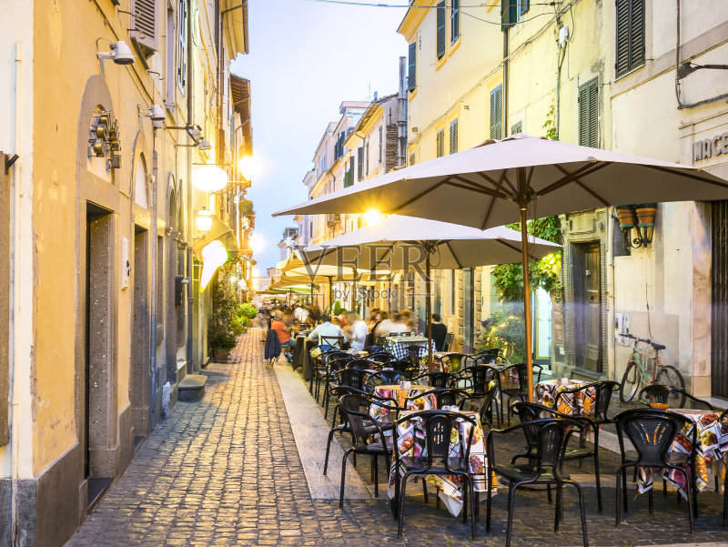 意大利冈多夫堡的城市生活,教皇的夏季住所正版图片素材