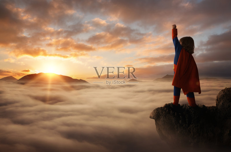 小男孩的超级英雄正版图片素材