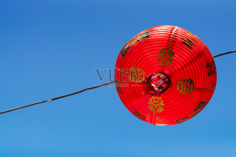 红灯笼照蓝天。正版图片素材