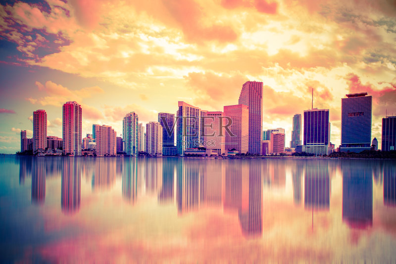 缤纷日落迈阿密天际线正版图片素材